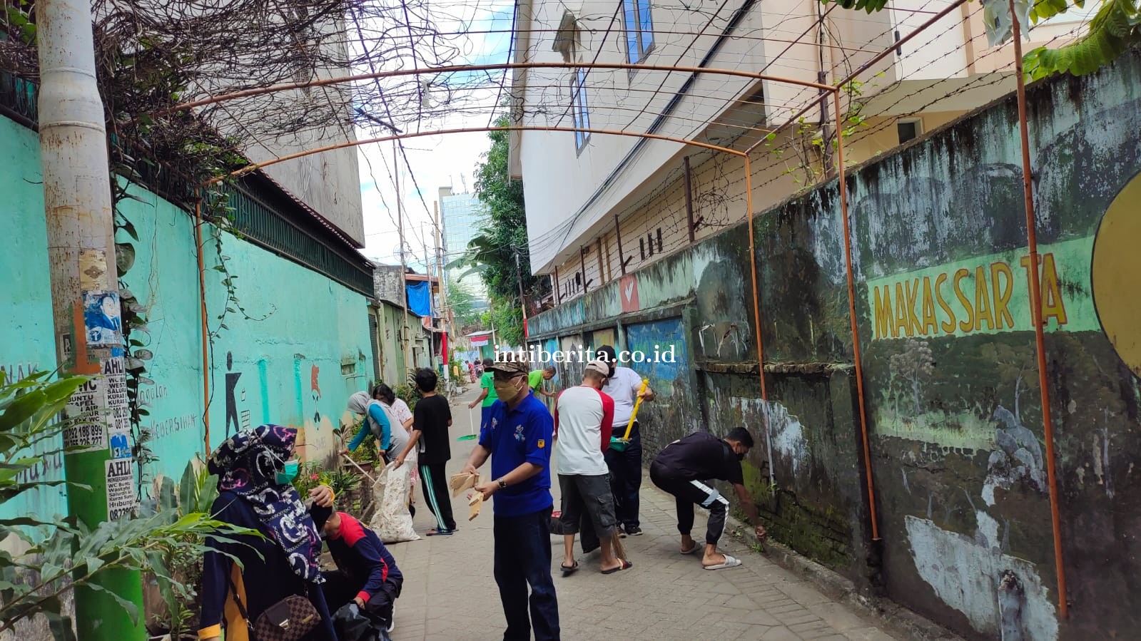Peringati World Cleanup Day 2021, Kelurahan KunjungMae Lakukan Aksi Bersih-Bersih Wilayah