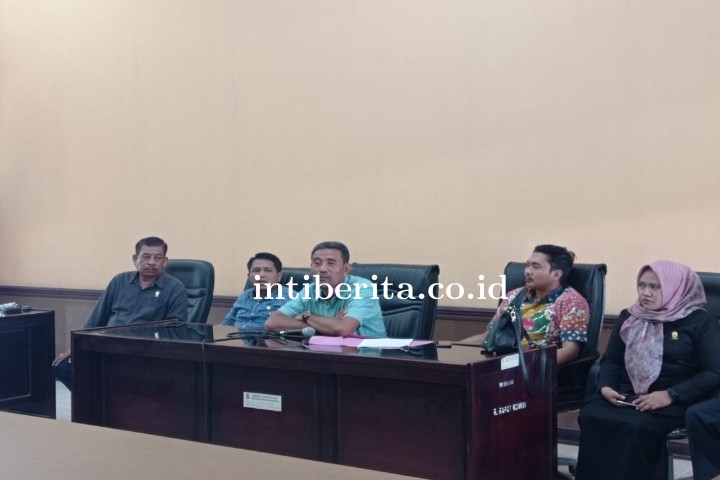 Parlemen Sinjai Goyah, Ketua DPRD Dimosi Tidak Percaya