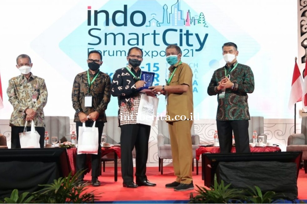 Danny Sebut Smart City  Solusi di Tengah Pandemi di Hadapan Walikota se Indonesia