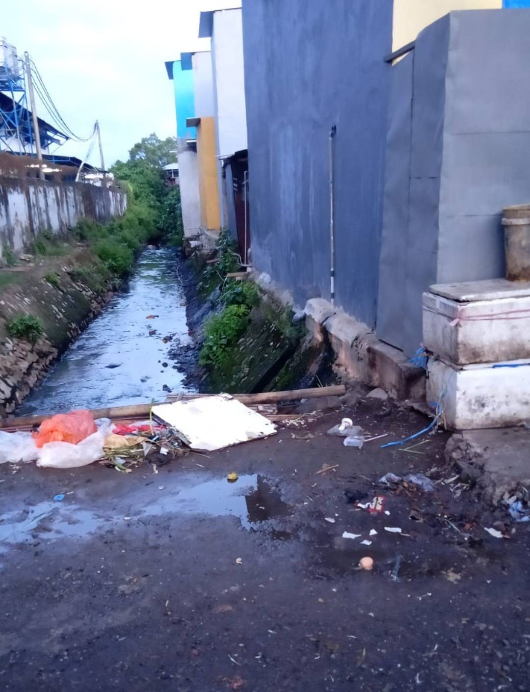 Pemerintah Terkesan Tutup Mata Dalam Pengerusakan Vasum dan Fasos Terjadinya Bangunan dan Pasar liar