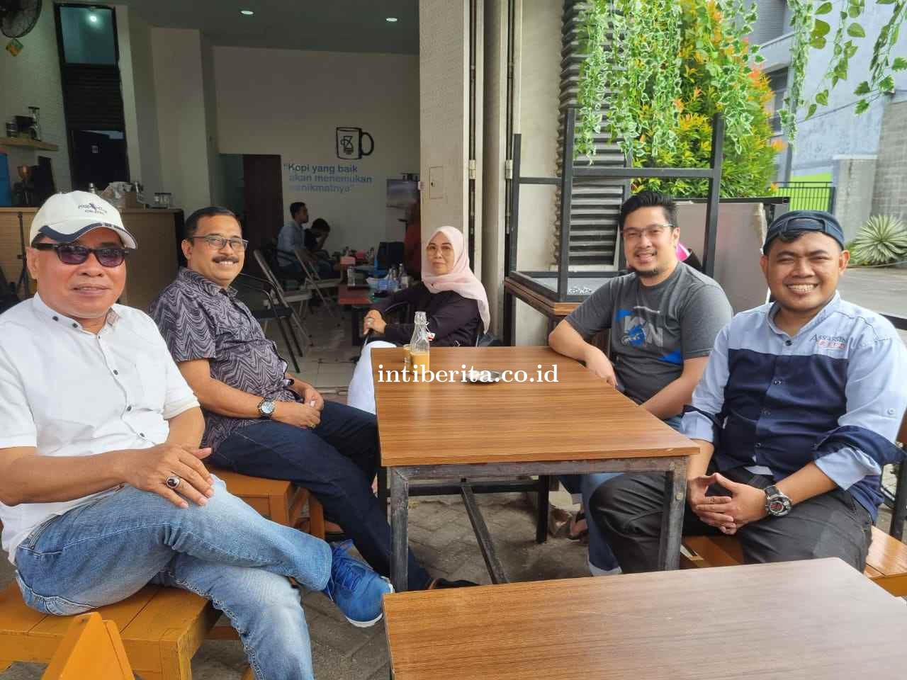 Warkop Ztudio Dengan Gula Aren Tampil Beda di Maccini Raya