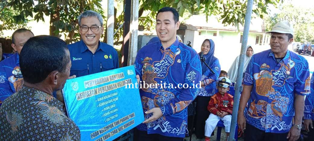 Bupati MYL Panen Padi di Mangallekana, Bukti Keberhasilan Program SIMURP